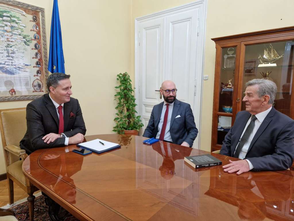 Duraković prenio Bećiroviću: Prijem u NATO trenutno važniji i od EU