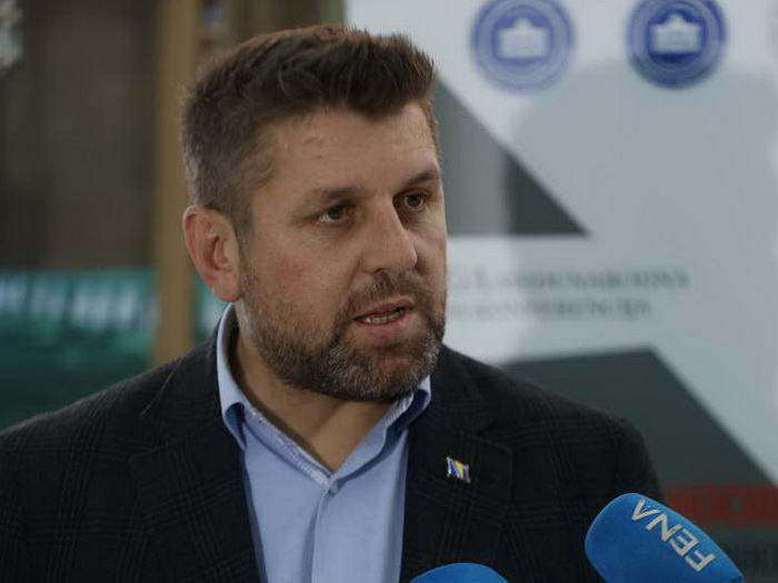 Duraković traži od Vlade RS hitne mjere za ublažavanje posljedica globalne naftne i energetske krize