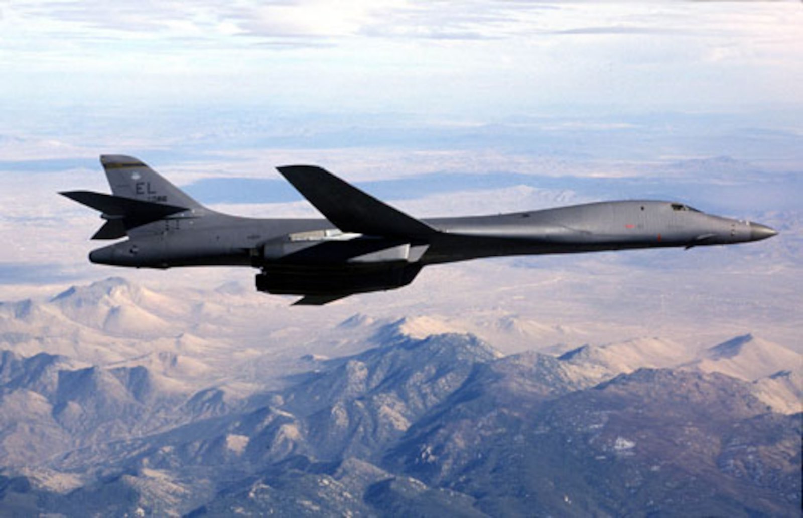 Dva američka bombardera danas izvode prelet iznad BiH