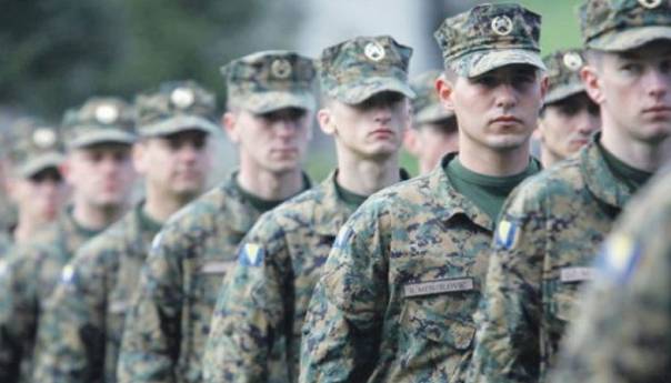Dva kandidata: Prilika za prijem na Vojnu akademiju Njemačke