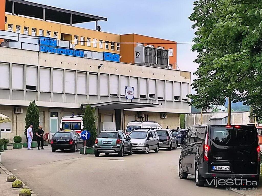 Dvoje povrijeđenih u padu helikoptera upućeno u UKC Tuzla