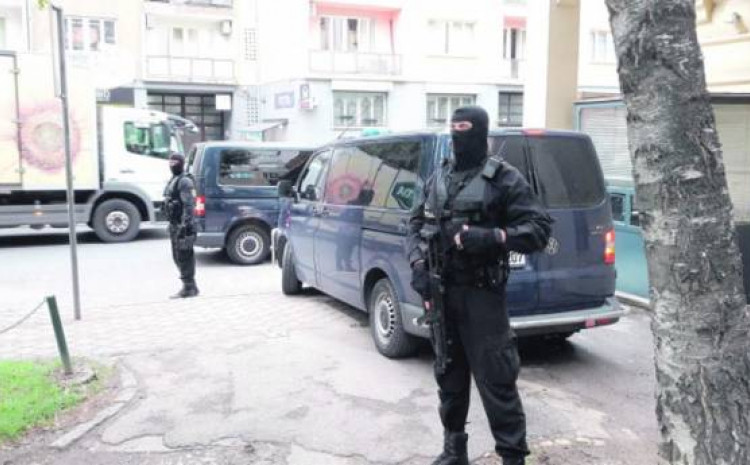 Dvanaest uhapšenih za fingiranje udesa predati Tužilaštvu KS