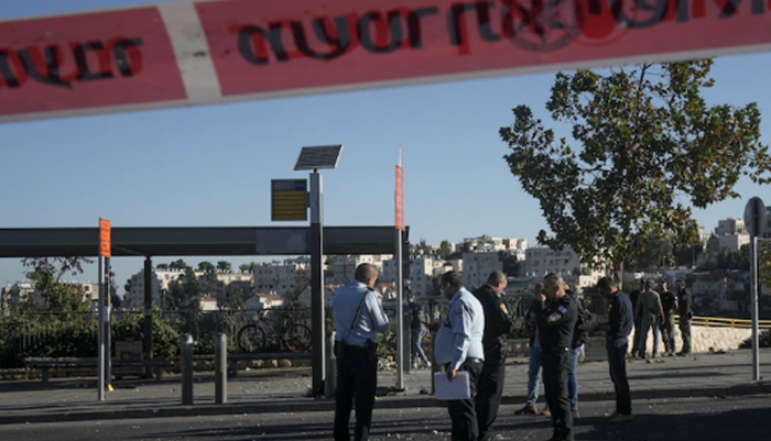 Dvije eksplozije na autobuskim stanicama u blizini Jerusalema, jedna osoba poginula