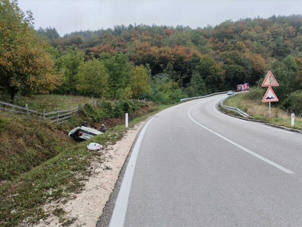 Dvije osobe iz Tuzle povrijeđene u udesu kod Ribnika