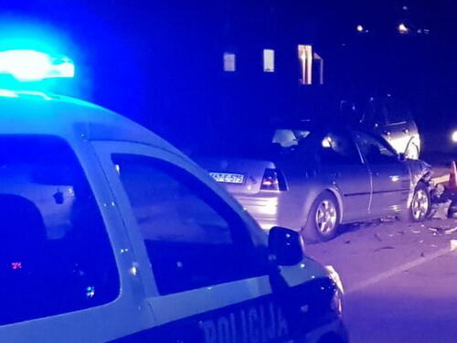 Dvije osobe lakše povrijeđene u sudaru tri automobila u zeničkom naselju Radakovo