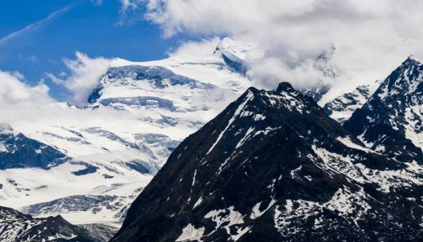 Dvije osobe poginule, a devet povrijeđenih na švicarskim Alpama