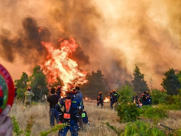Dvije osobe poginule u požarima na grčkom otoku Salamina