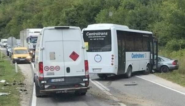 Dvije osobe poginule u saobraćajnoj nesreći kod Ilijaša
