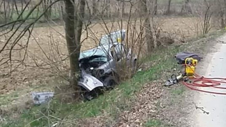 Dvije osobe poginule u teškoj saobraćajnoj nesreći u Gradačcu