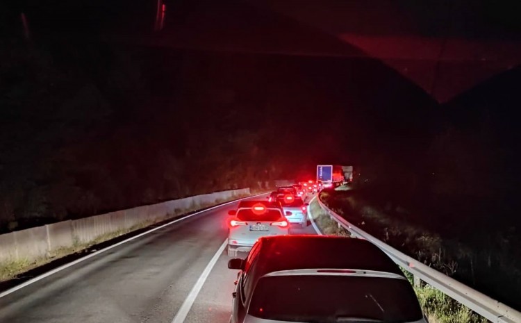 Dvije osobe povrijeđene u nesreći kod Maglaja, nastale velike gužve