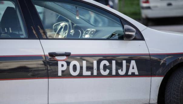 Dvije osobe povrijeđene u saobraćajnoj nesreći kod parka At Mejdan