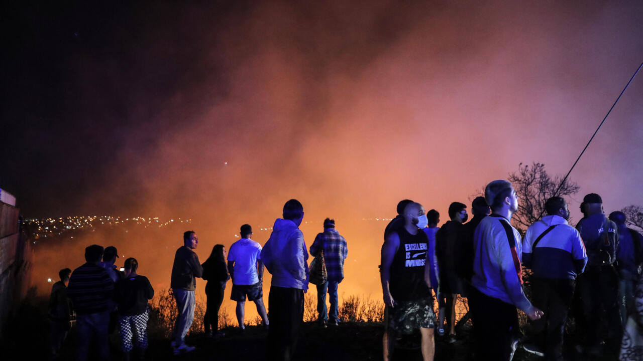 Dvije osobe smrtno stradale, 400 kuća oštećeno u požaru u Čileu