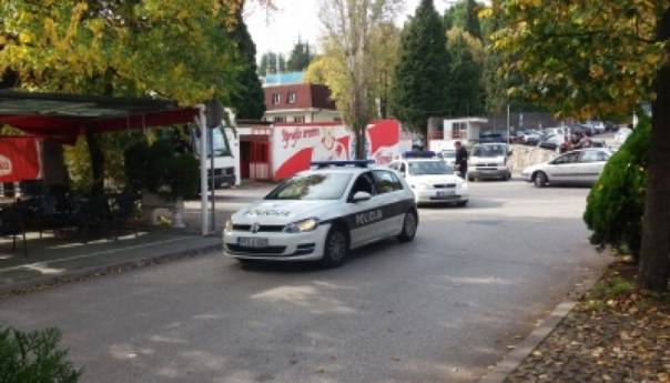 Dvije osobe uhapšene zbog krađe automobila i pljačke u Neumu