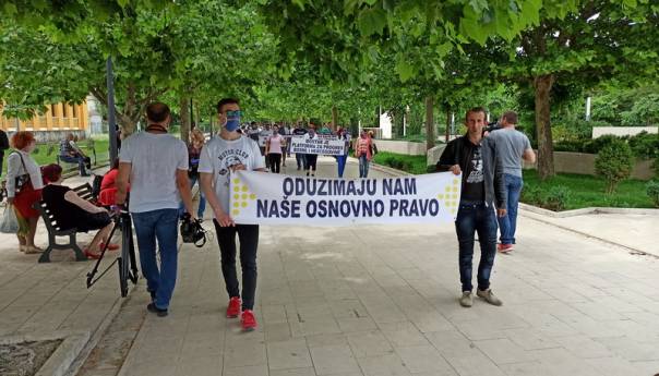 Dvije šetnje u Mostaru: Ova vlast mora otići