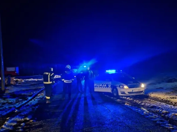 Dvije strankinje sletjele vozilom s puta i nestale kod Gacka