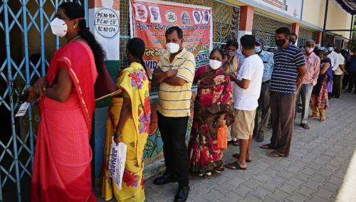 Dvije trećine Indijaca imaju antitijela na koronu