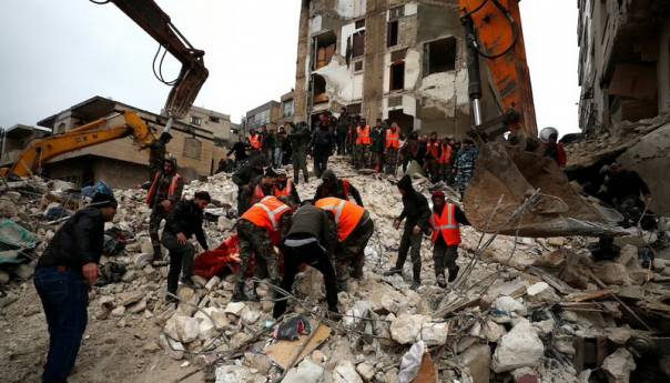 Dvije žene pronađene žive u Turskoj nakon 62 sata ispod ruševina
