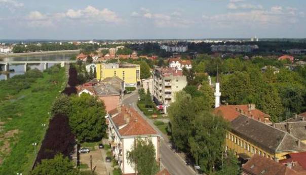 Dvogodišnjakinja nestala u Brodu, ubrzo je pronašli policajci