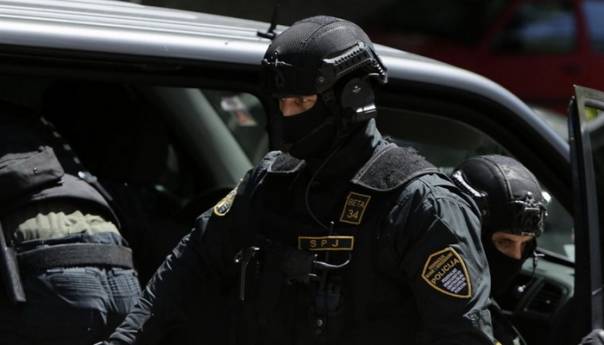 Dvojac prodavao dijelove oružja i vojne opreme van BiH