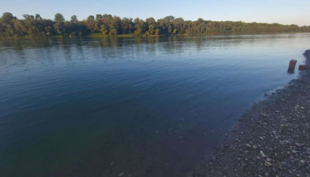 Dvoje mrtvih i troje ozlijeđenih u sudaru glisera i teretnog broda na Dunavu