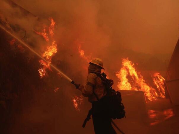 Dvoje mrtvih i više povrijeđenih u požaru u Los Angelesu