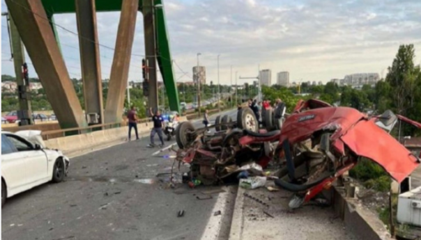 Dvoje mrtvih u stravičnom udesu: Izvlače tijela iz rijeke