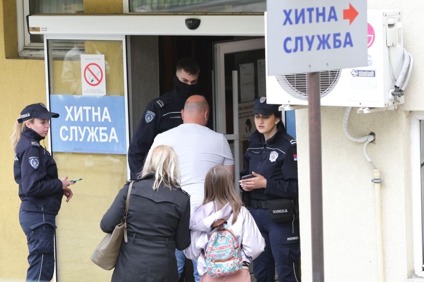 Dvoje ranjenih učenika kritično, svi ranjeni iz Mladenovca ugroženi