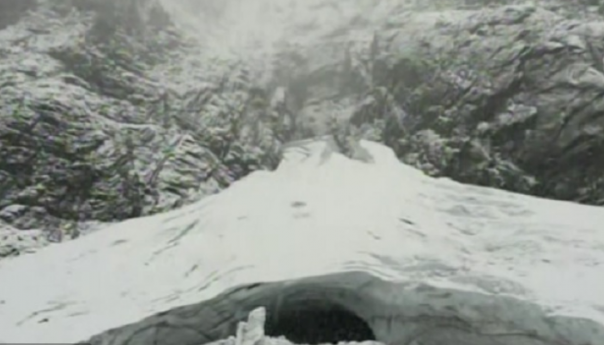 Dvoje skijaša poginulo u lavini u Švicarskoj