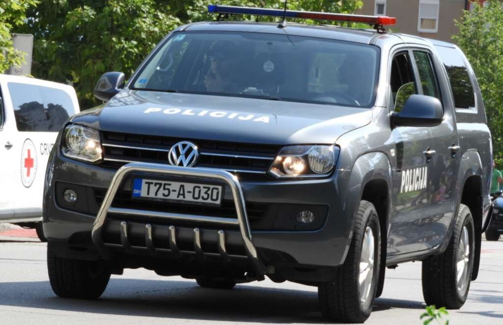 Dvoje uhapšenih zbog pucnjave na policajca u Gradačcu