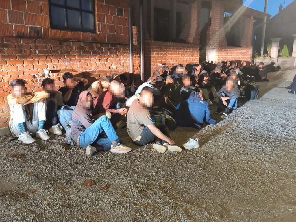 Dvojica državljana BiH uhapšena u Hrvatskoj: Jedan dojavljivao, drugi prevozio migrante