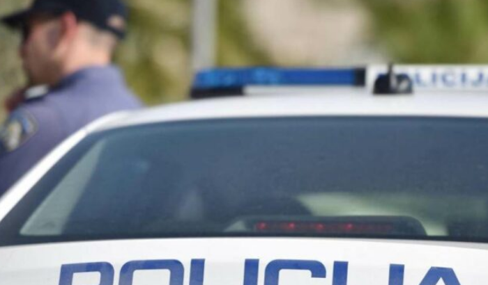 Dvojica maloljetnika pala sa sedam metara visine na betonsku podlogu