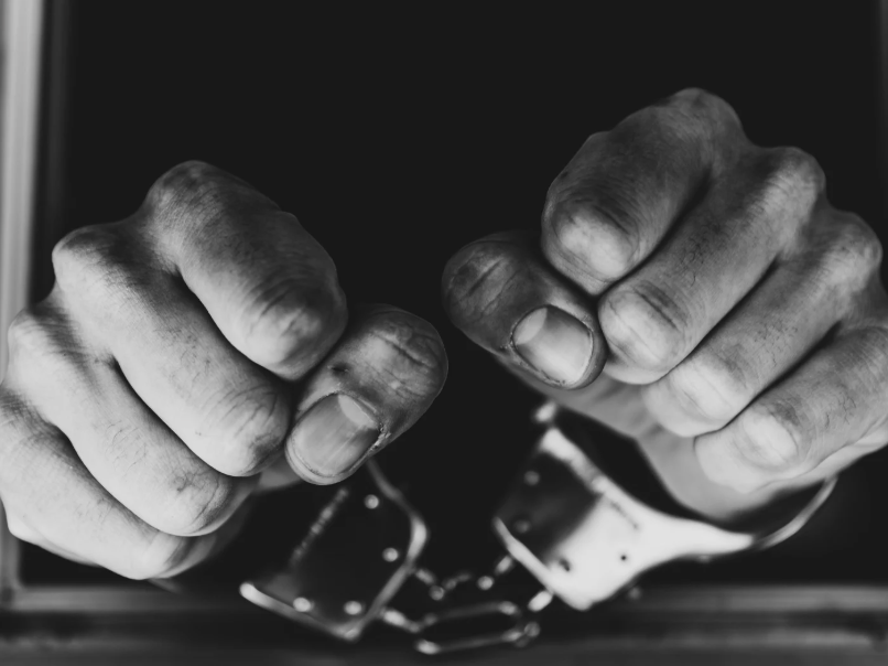 Dvojica muškaraca uhapšena zbog premlaćivanja muškarca i žene