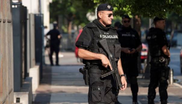 Dvojica novinara u pritvoru u Crnoj Gori zbog izazivanja panike