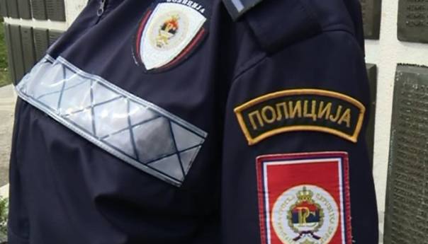 Dvojica policajaca osumnjičena za primanje mita