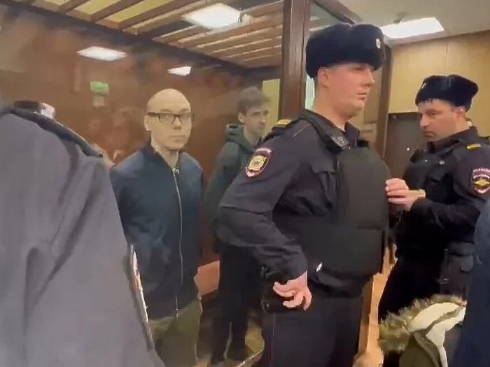 Dvojica ruskih pjesnika osuđeni zatvorskom kaznom zbog recitovanja pjesama protiv rata u Ukrajini