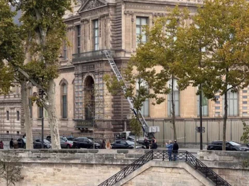 Dvojica uhapšena zbog krađe nakita u Louvreu