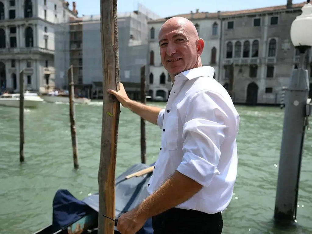 Dvojnik Jeffa Bezosa se pojavio u Veneciji prije vjenčanja i zbunio sve prisutne