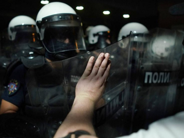 DW: Golo nasilje – jedini Vučićev izlaz?