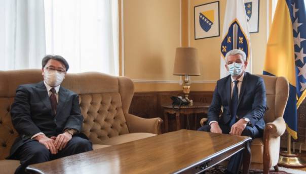 Džaferović: Ambasador Sakamoto ličnim angažmanom unaprijedio odnose BiH i Japana