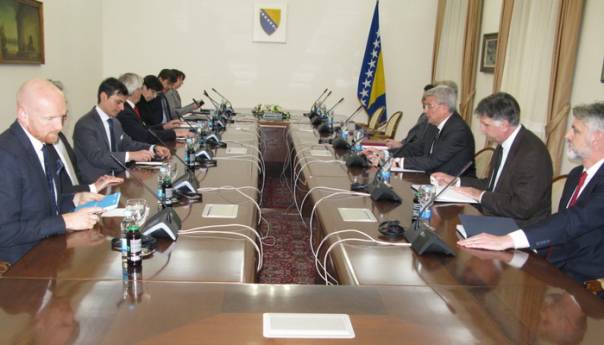 Džaferović ambasadorima Kvinte: Ne pristajemo na ultimatume