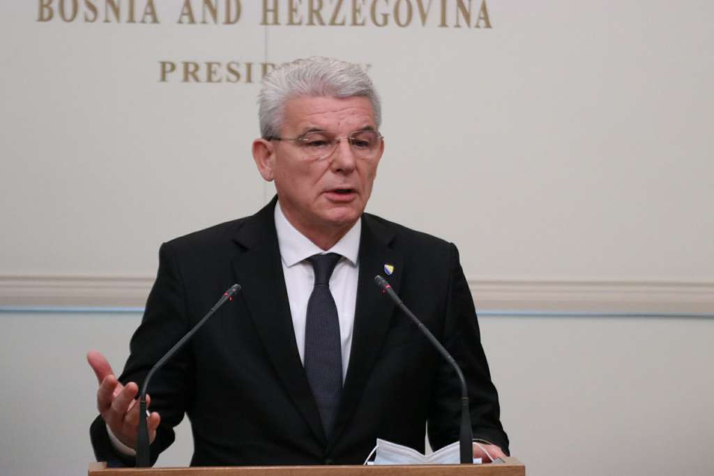 Džaferović: Bajramski dani prilika da damo lični doprinos u kreiranju boljeg ambijenta