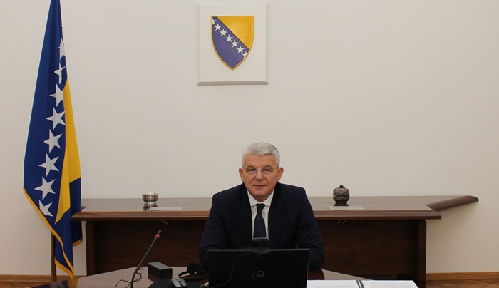 Džaferović: Božić je praznik nade i vjere u bolje sutra