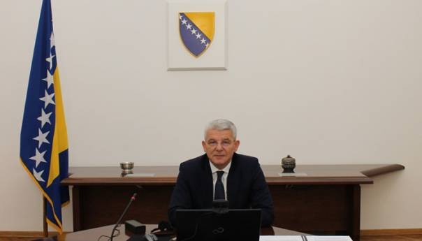 Džaferović: Božić je praznik nade i vjere u bolje sutra