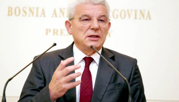 Džaferović: Dodik napravio veliku grešku, pozivam da prekinu blokade