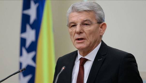 Džaferović: General Šadić dao ogroman doprinos u odbrani BiH