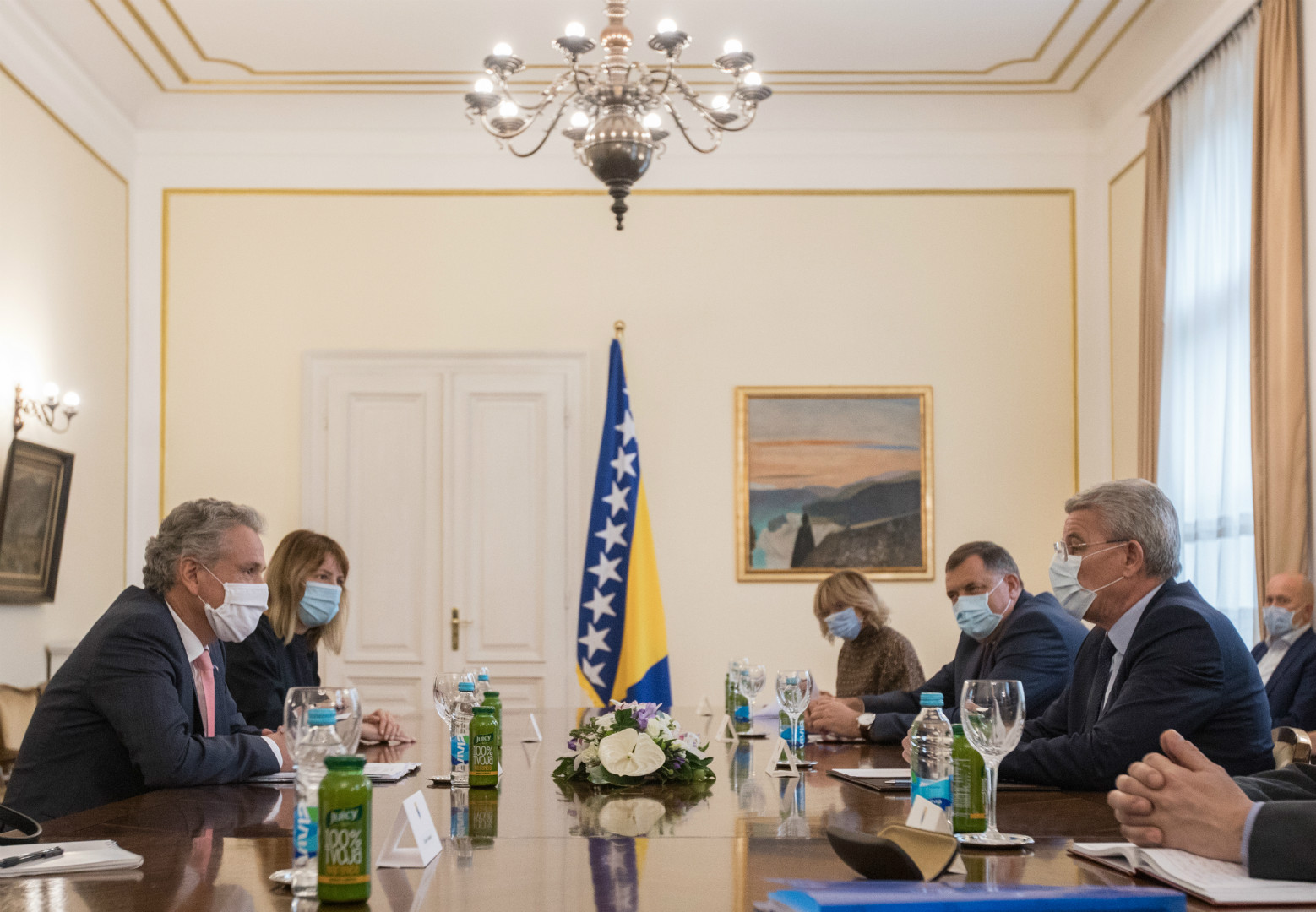 Džaferović i Dodik primili Sattlera