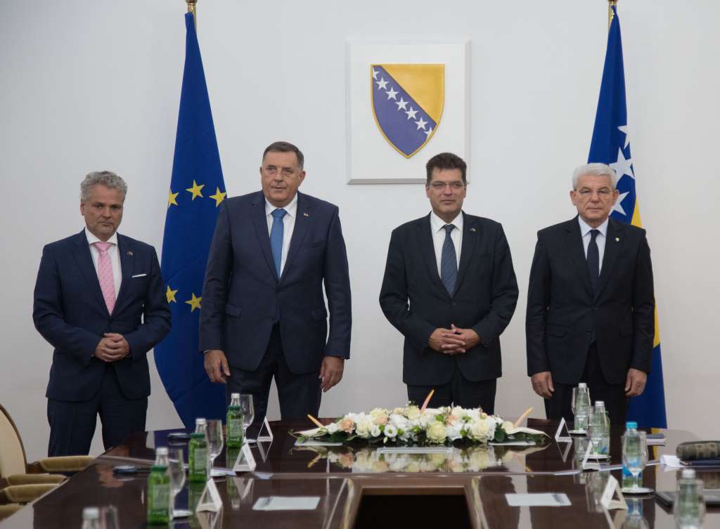 Džaferović i Dodik s komesarom EU za upravljanje krizama Janezom Lenarčičem