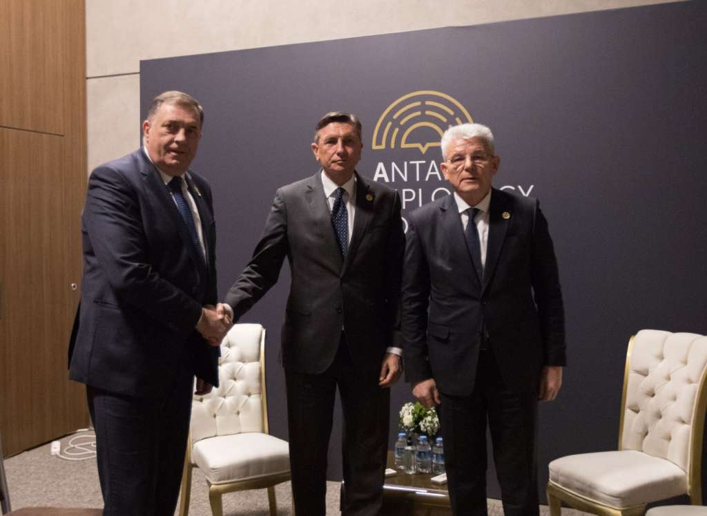 Džaferović i Dodik u Turskoj sa predsjednikom Slovenije