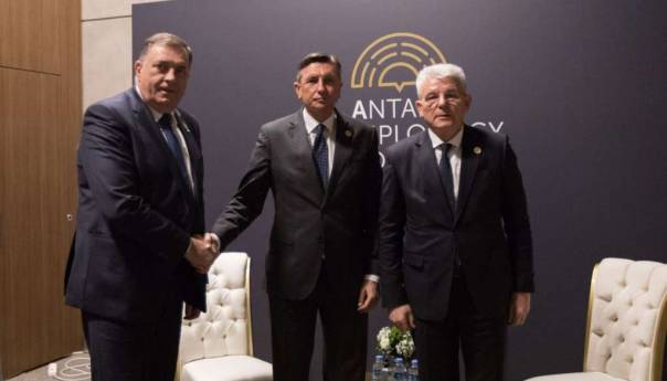 Džaferović i Dodik u Turskoj sa predsjednikom Slovenije