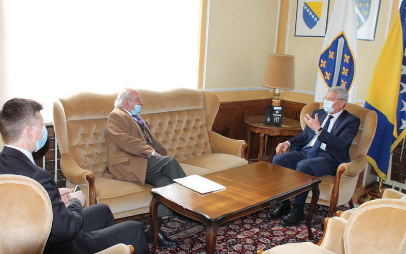 Džaferović i Finci: Podrška donošenju Zakona o restituciji